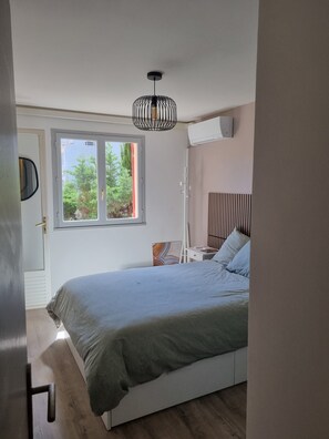 1 bedroom, iron/ironing board, free WiFi, bed sheets - Well-located  apartment, just a 4-minute walk from the , beaches, and marina (Cavalaire-sur-Mer)