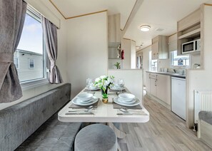 Dining - Bronze 3 Bedroom Caravan, Sleeps 8 (Clacton-on-Sea)