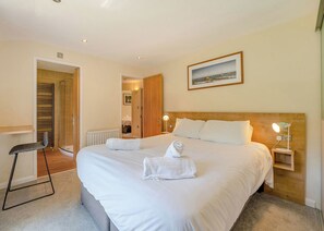 3 Schlafzimmer, Reisekinderbett