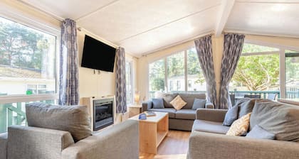 Superior Lodge with ensuite & decking