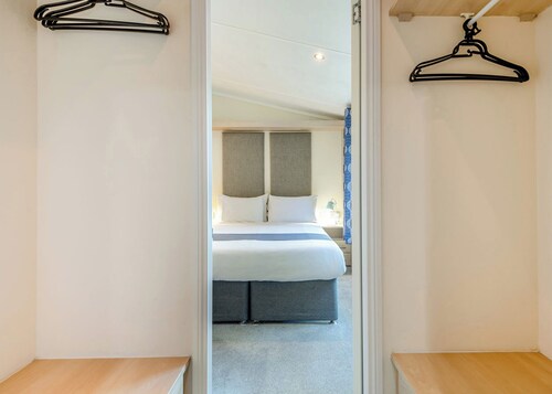 Superior Lodge with ensuite & decking