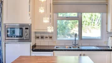 Refrigerador, horno, parrilla de estufa y tostadora