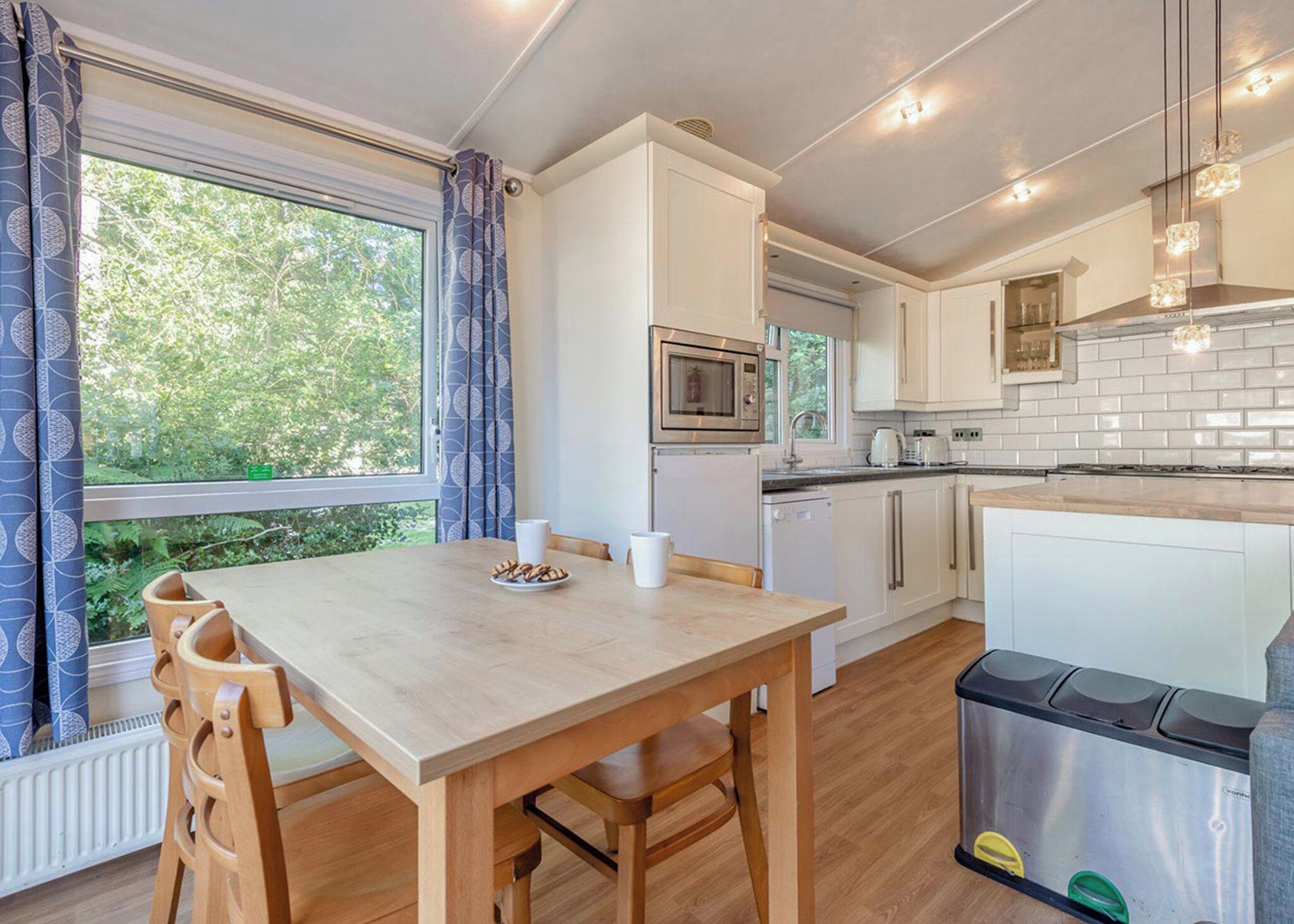 Kühlschrank, Ofen, Herdplatte, Toaster