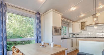 Superior Lodge with ensuite & decking