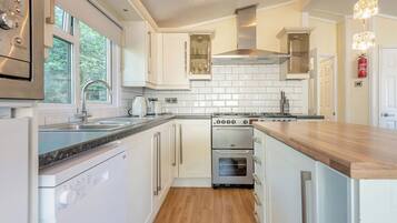 Kühlschrank, Ofen, Herdplatte, Toaster