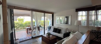 8043 - For 4 people, Pals, Apartment only 40 m from the beach HUTG-045600-08