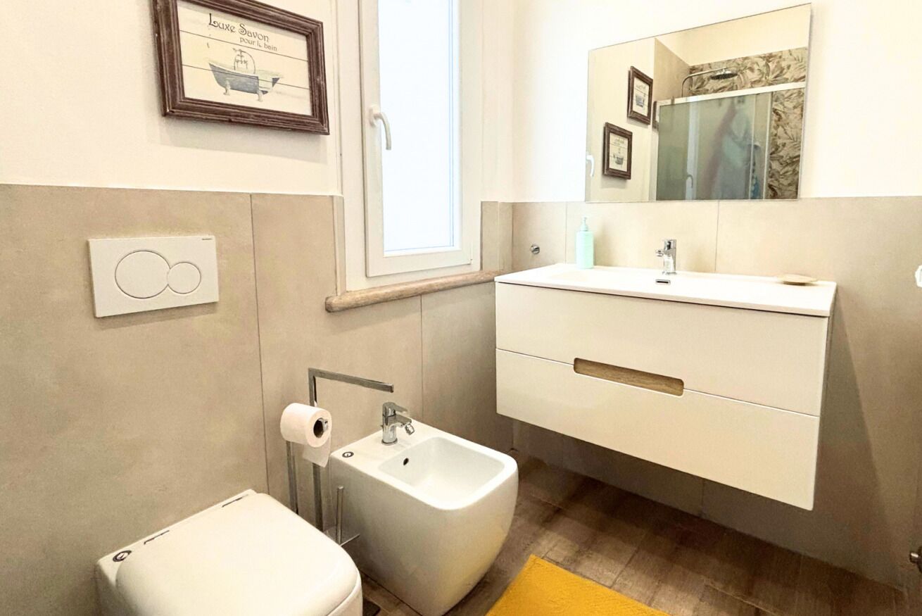 Dusche, Bidet, Handtücher