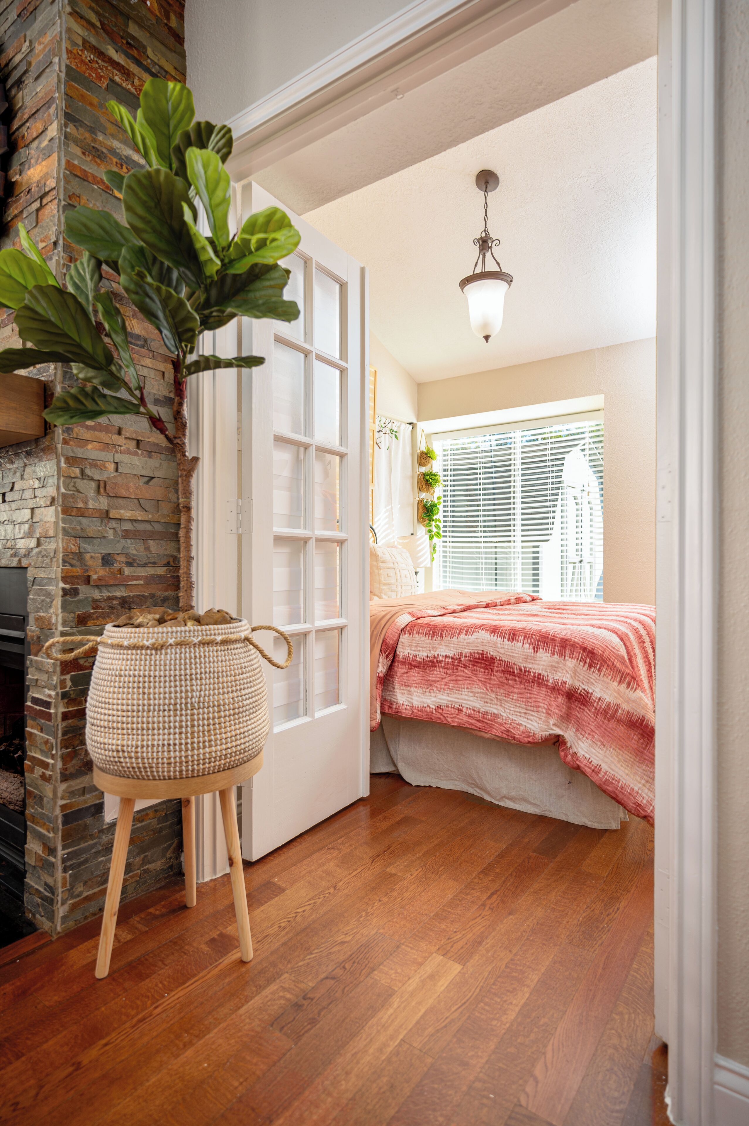 3 室のベッドルーム、アイロン / アイロン台、WiFi (無料)、ベッドシーツ