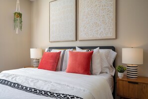 3 chambres, bureau, fer et planche à repasser, accès au Wi-Fi (inclus)