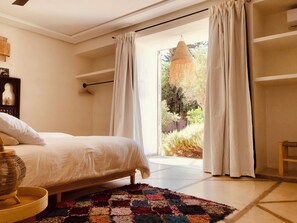 4 chambres, fer et planche à repasser, Wi-Fi, draps fournis