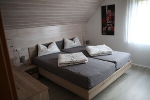 Bügeleisen/Bügelbrett, WLAN, Bettwäsche