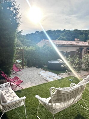 Terrace/patio - Le clos de Pierre - Detached house with jacuzzi and shared pool (Vence)