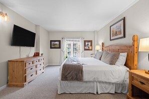 Free WiFi, bed sheets, wheelchair access - Cozy Old Town Condo + Fireplace + Balcony + Near Skiing, Dining, and Trails (Park City)