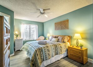 Tabla de planchar con plancha, wifi gratis, ropa de cama