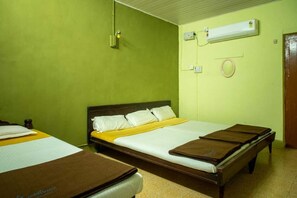 Room - Wild Flower Homestay (Dandeli)