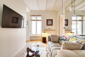 Living area - Premium Apartment - Mobility Lease (Boulogne-Billancourt)
