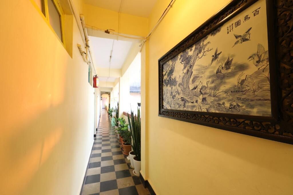 Deluxe Triple Room, Balcony, City View | Interior