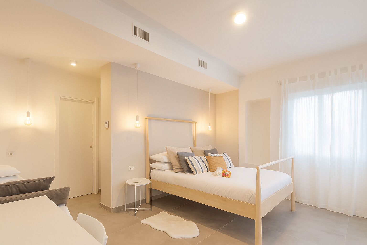 Iron/ironing board, internet, bed sheets
