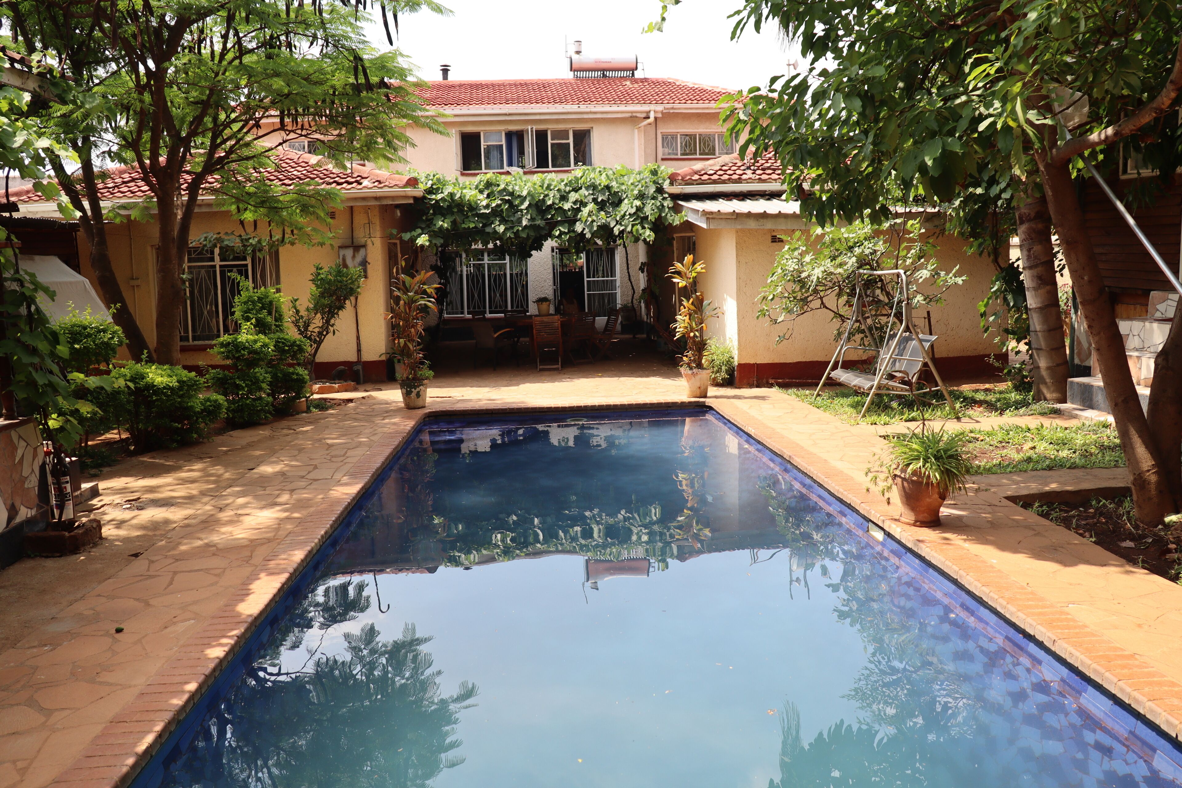 Kolam renang outdoor