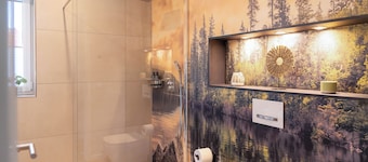 Ferienwohnung nahe Bostalsee mit Infrarotsauna, Regendusche & Balkon