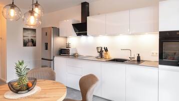 Fridge, microwave, oven, stovetop