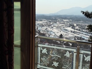 Kamar Deluks, pemandangan bukit | Pemandangan dari kamar