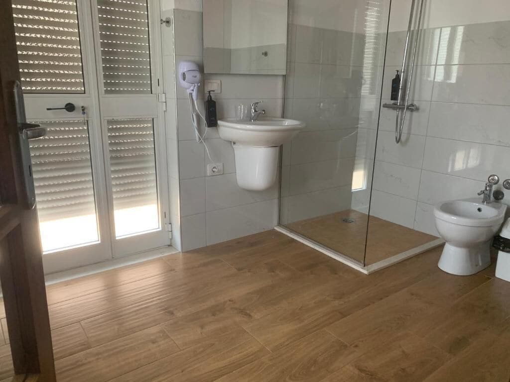 Superior Triple Room | Bathroom