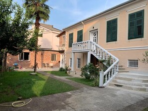 บริเวณภายนอก