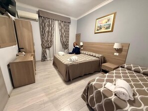 Comfort Triple Room - Accommodation Corallo (Rome)
