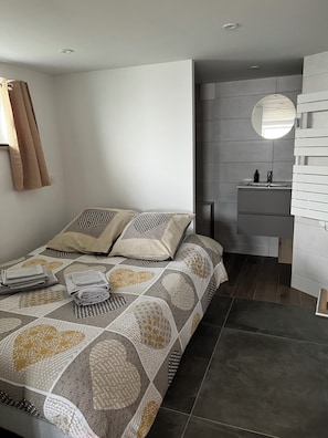 1 chambre, Wi-Fi gratuit, draps fournis