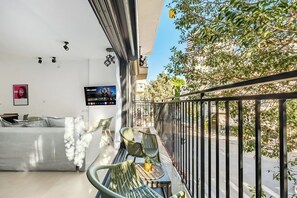 Property grounds - Perfect 3BR apartment with AC in Nachmani (Tel Aviv-Yafo)