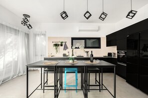 Dining - Perfect 3BR apartment with AC in Nachmani (Tel Aviv-Yafo)