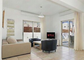 TV - 4 bedroom villa by Fig tree bay beach (Protaras)