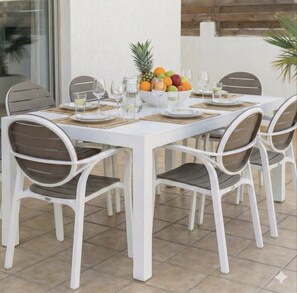 Outdoor dining - 4 bedroom villa by Fig tree bay beach (Protaras)