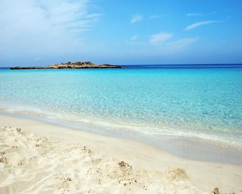 4 bedroom villa by Fig tree bay beach