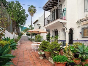 Outdoor dining - Nerja Beach Center by Interhome (Nerja)