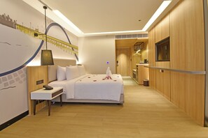 In-room safe, iron/ironing board, WiFi, bed sheets