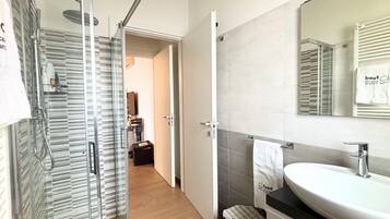 Doccia, bidet, asciugamani