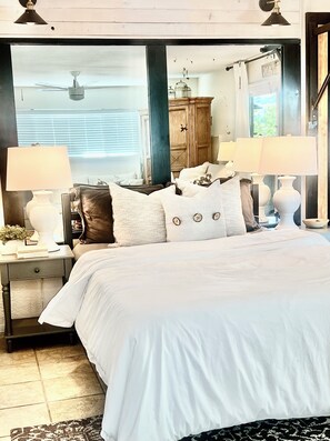 Iron/ironing board, WiFi, bed sheets