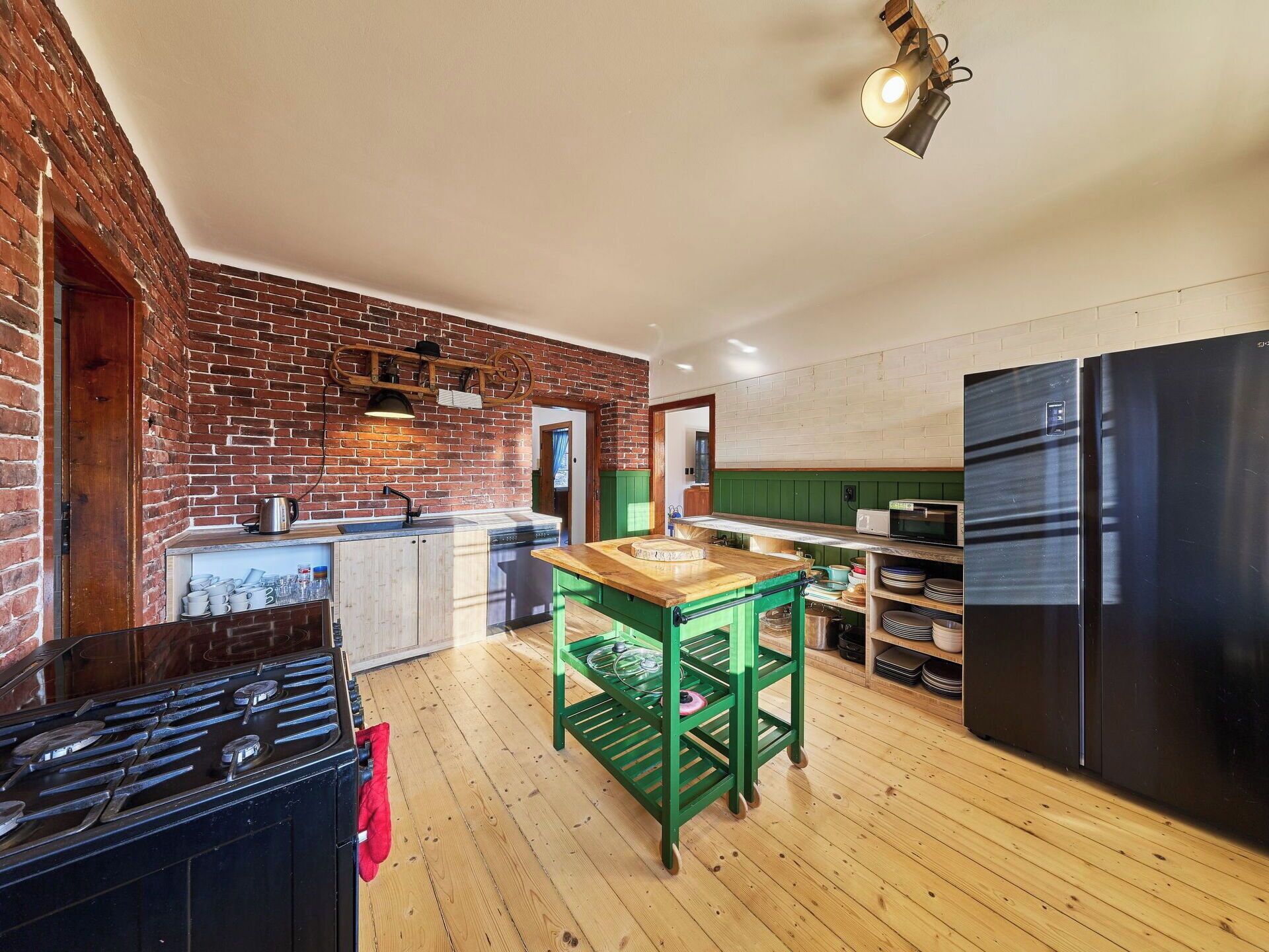 Mur, Bois, Design Intérieur, Sol, Meubles, Plafond, Cuisine, Brique, Sol, Tache De Bois