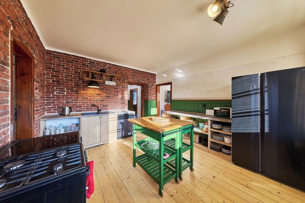 Wand, Holz, Interior Design, Flooring, Möbel, Decke, Küche, Backstein, Fussboden, Holzbeize