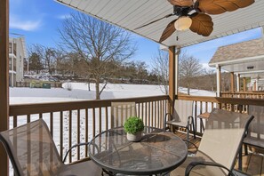 Exterior - Fall Creek Farmhouse For 6 (Branson)