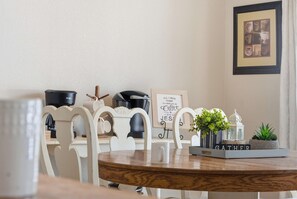 Dining - Fall Creek Farmhouse For 6 (Branson)