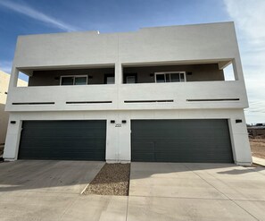 Exterior - High-End Modern Desert Retreat - 12 Min to DT & Airport (Phoenix)