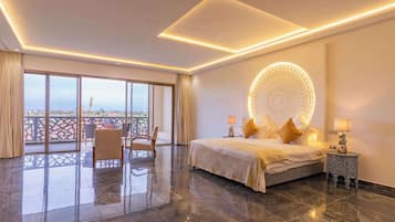 Villa Superior - balkong - utsikt mot trädgården | Sängtillbehör av högsta kvalitet och värdeförvaringsskåp på rummet