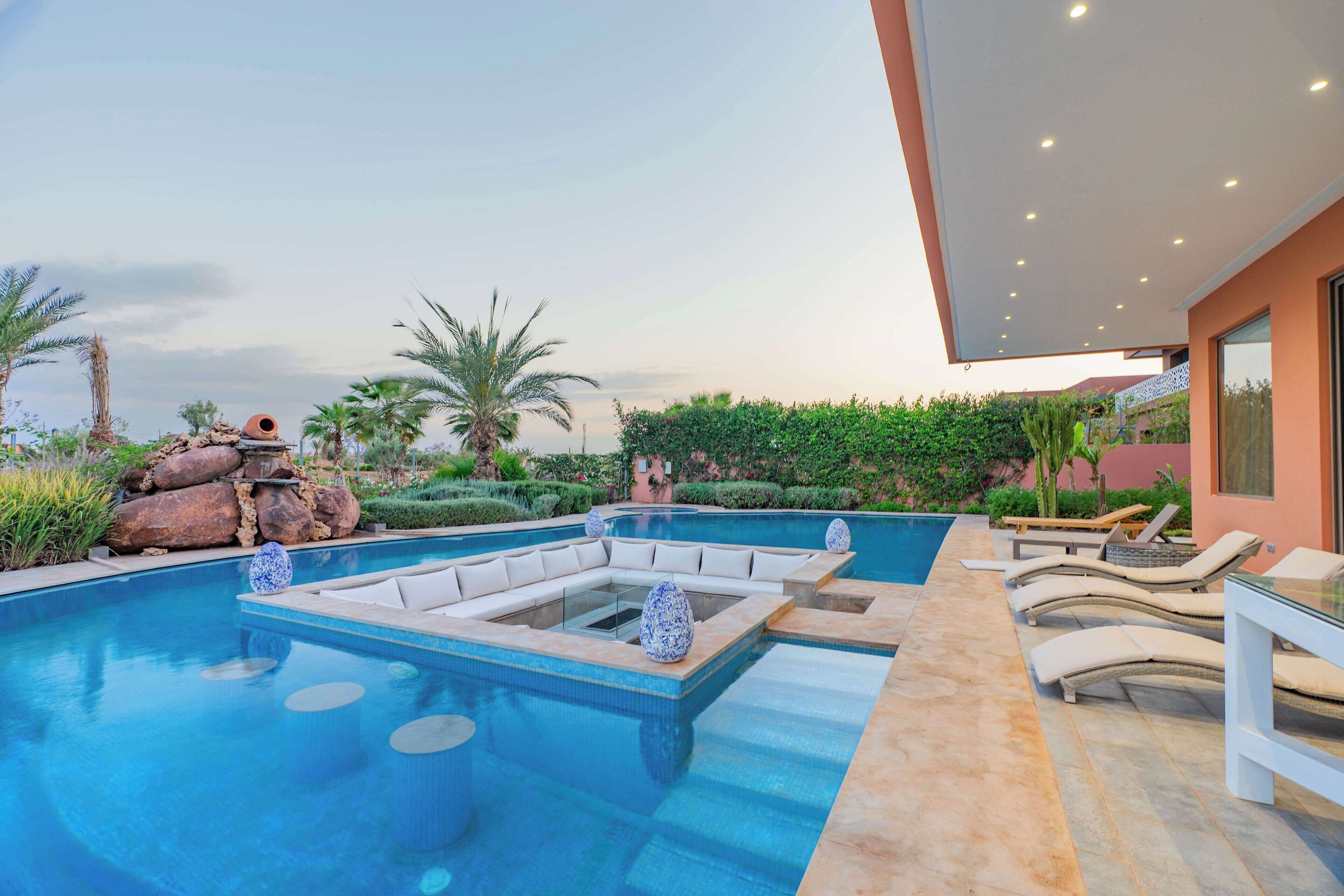 Exklusiv villa - balkong - utsikt mot trädgården | Pool | Utomhuspool