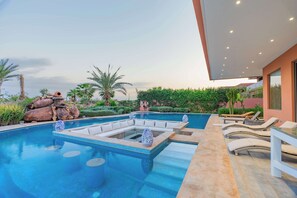 Exclusive Villa, Balcony, Garden View | Kolam renang | Kolam renang terbuka 