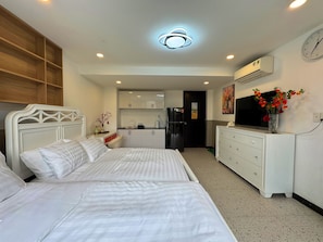 Hypo-allergenic bedding, free WiFi, bed sheets, wheelchair access - Came House - Near Bui Vien street (Ben Thanh)