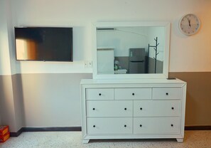 Habitación doble estándar, vista a la ciudad | Interior