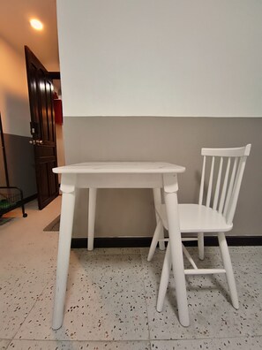 Habitación doble estándar, vista a la ciudad | Interior